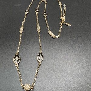 Elegant Gold Necklace with Crystal Accents